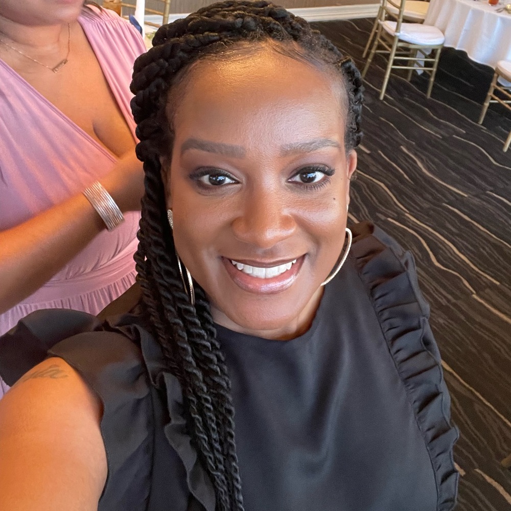 Meet your Posher, Alesia